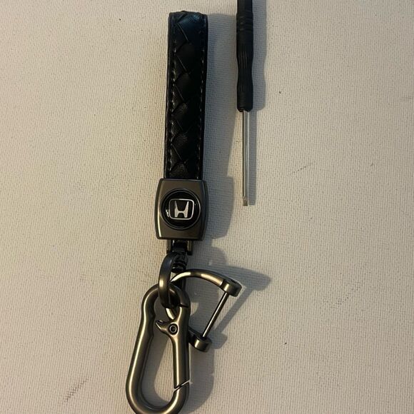 Honda Logo Key Fob Keychain in Black Leather NWT - Picture 1 of 4